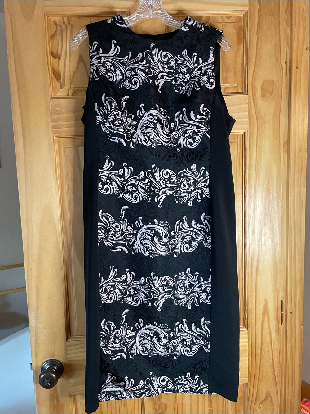 Suzy Shier Black Midi Sheath Dress with White Scroll Print
